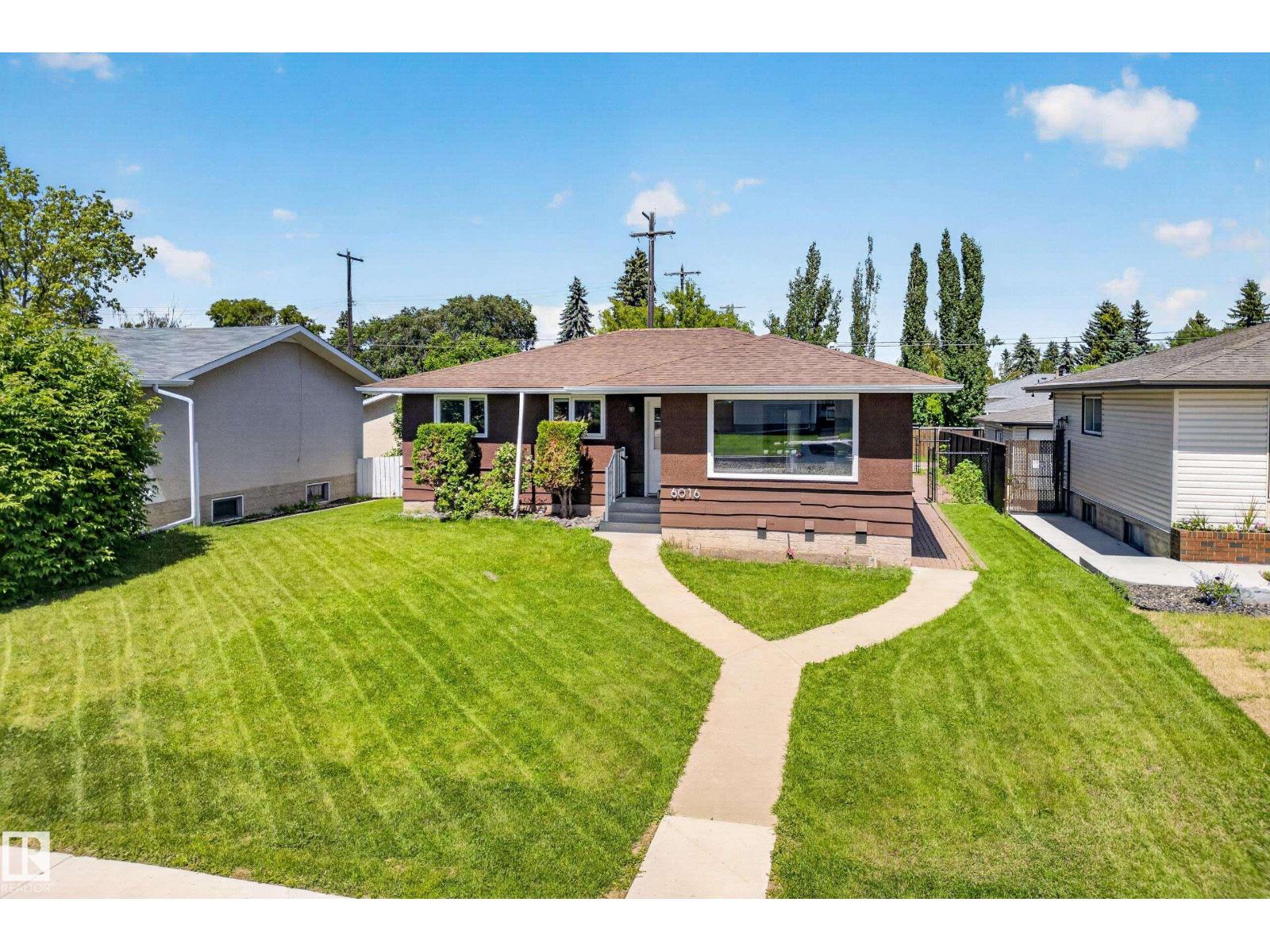 6016 92 AV NW - 35