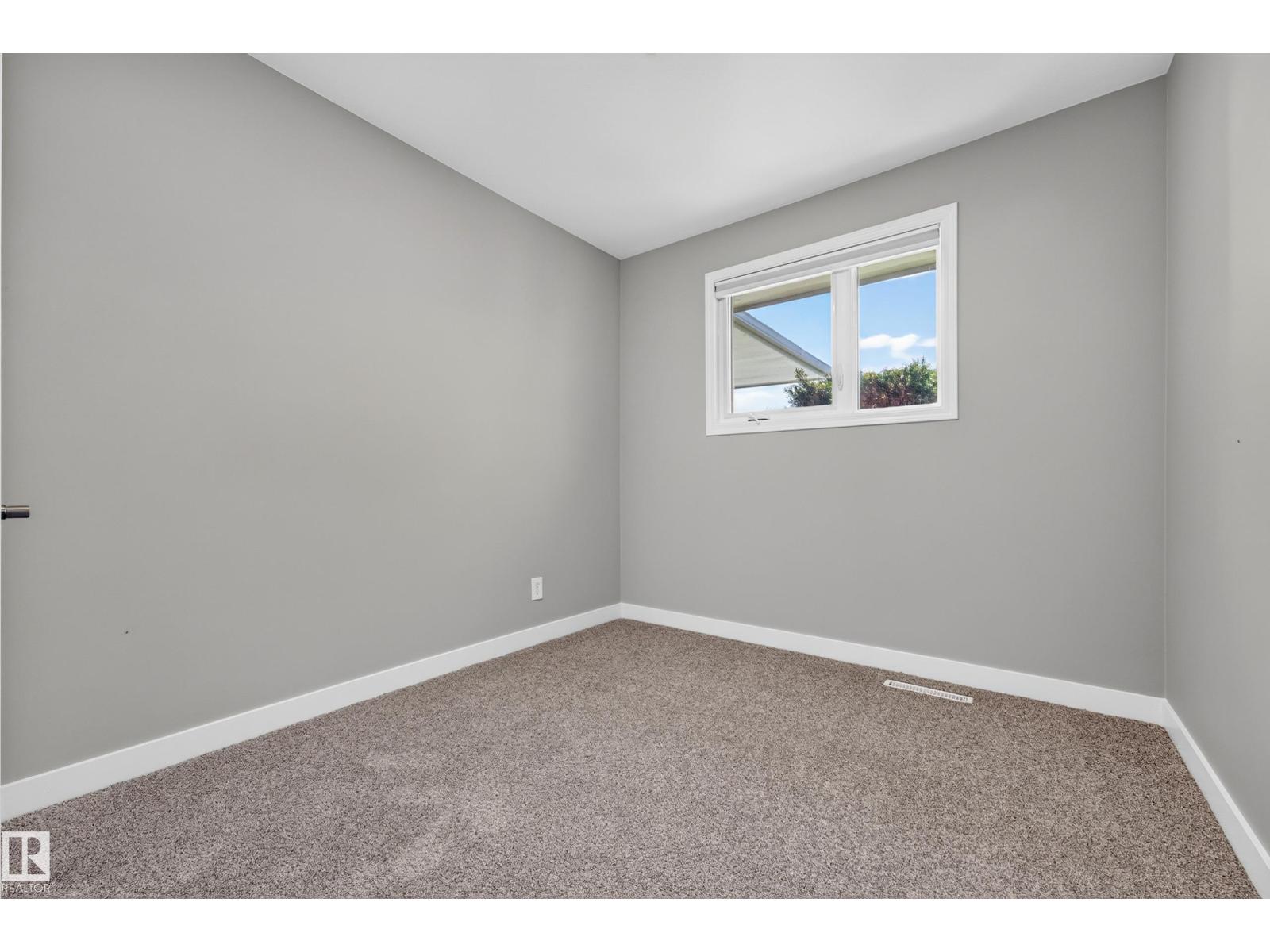 6016 92 AV NW - 16