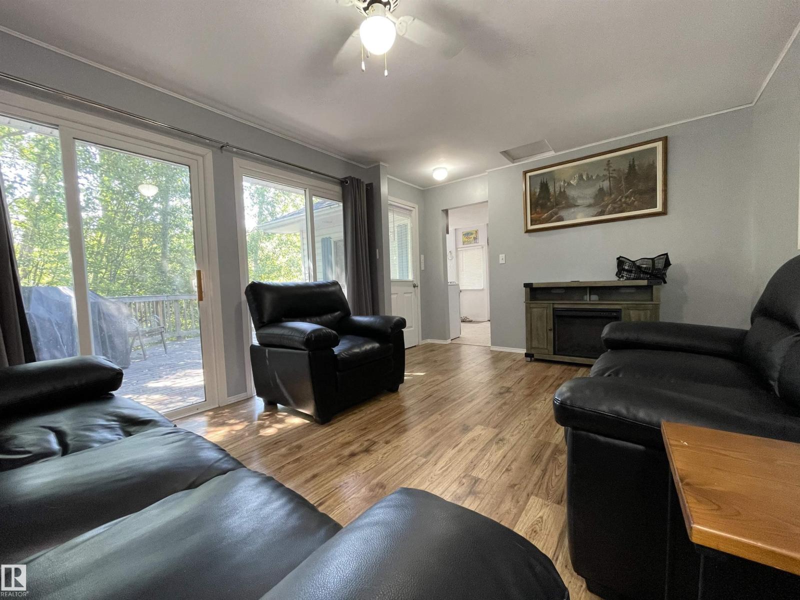 #707 55107 RGE ROAD 33 - 17