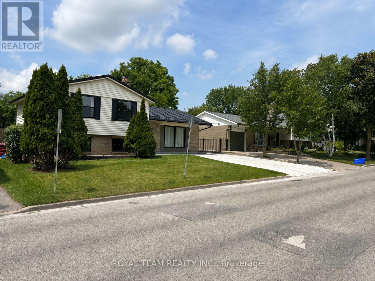 653 STEEPLECHASE DRIVE, London South (South N)