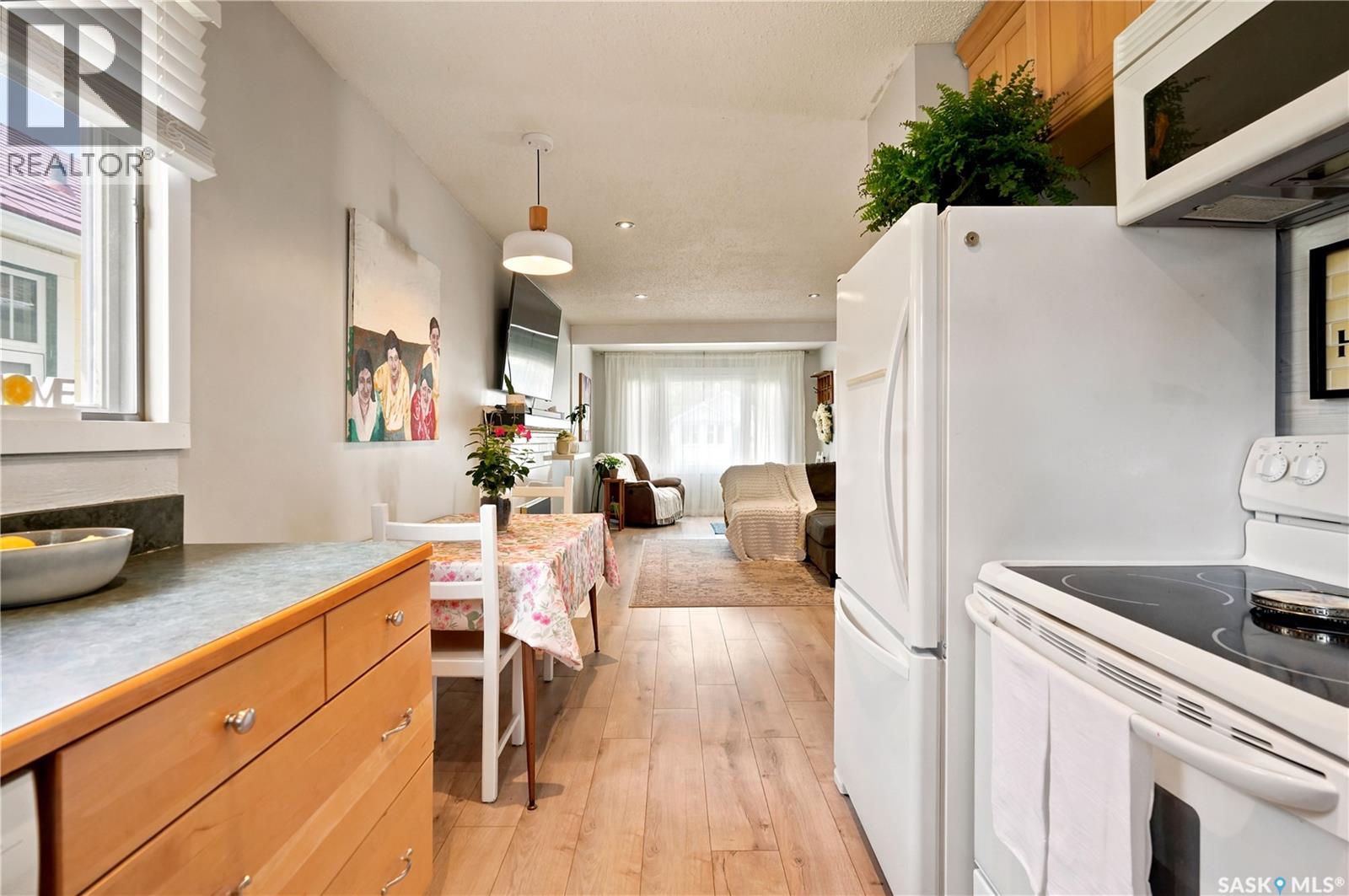 2209 QUEEN STREET - 14
