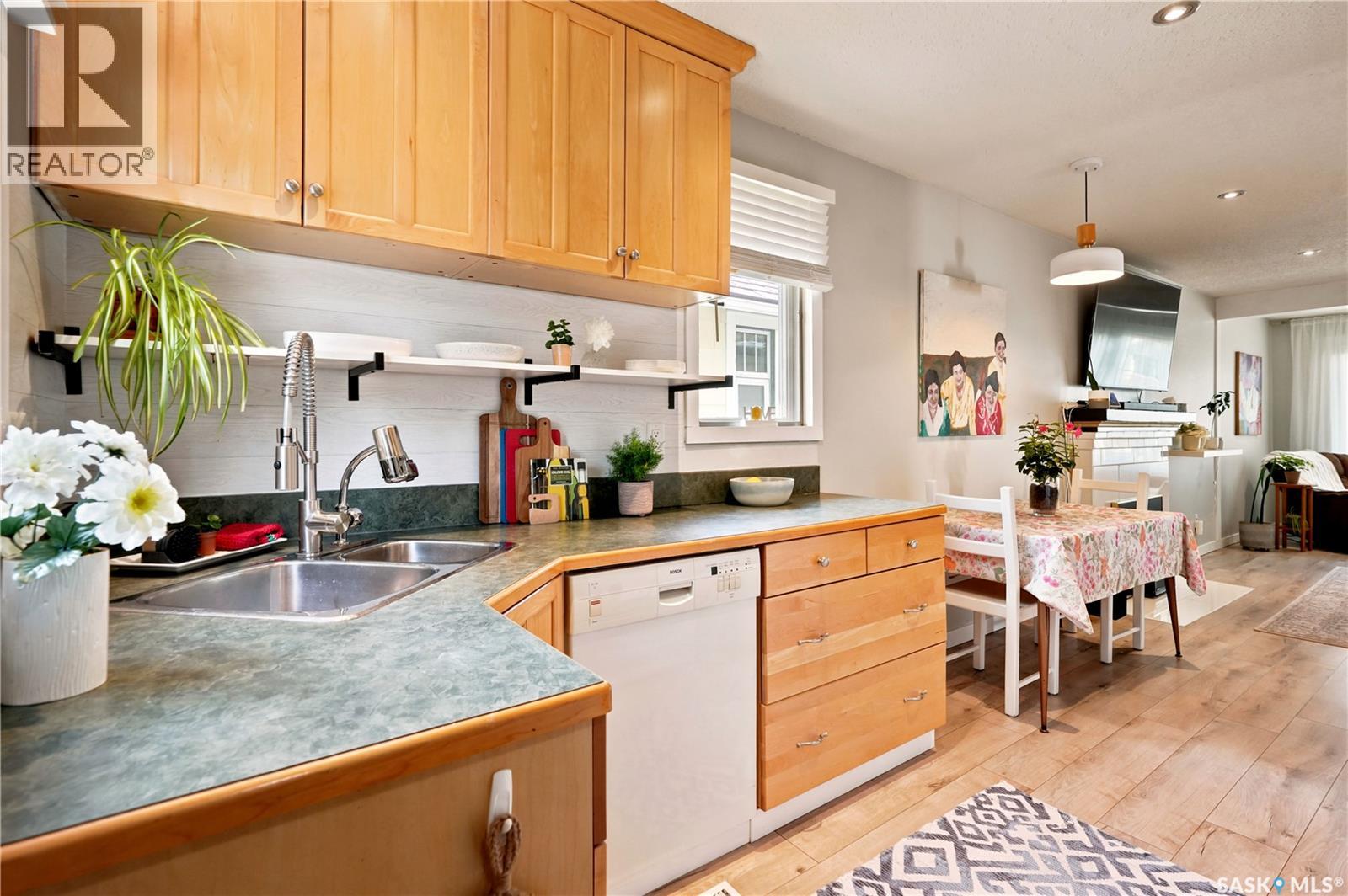 2209 QUEEN STREET - 15
