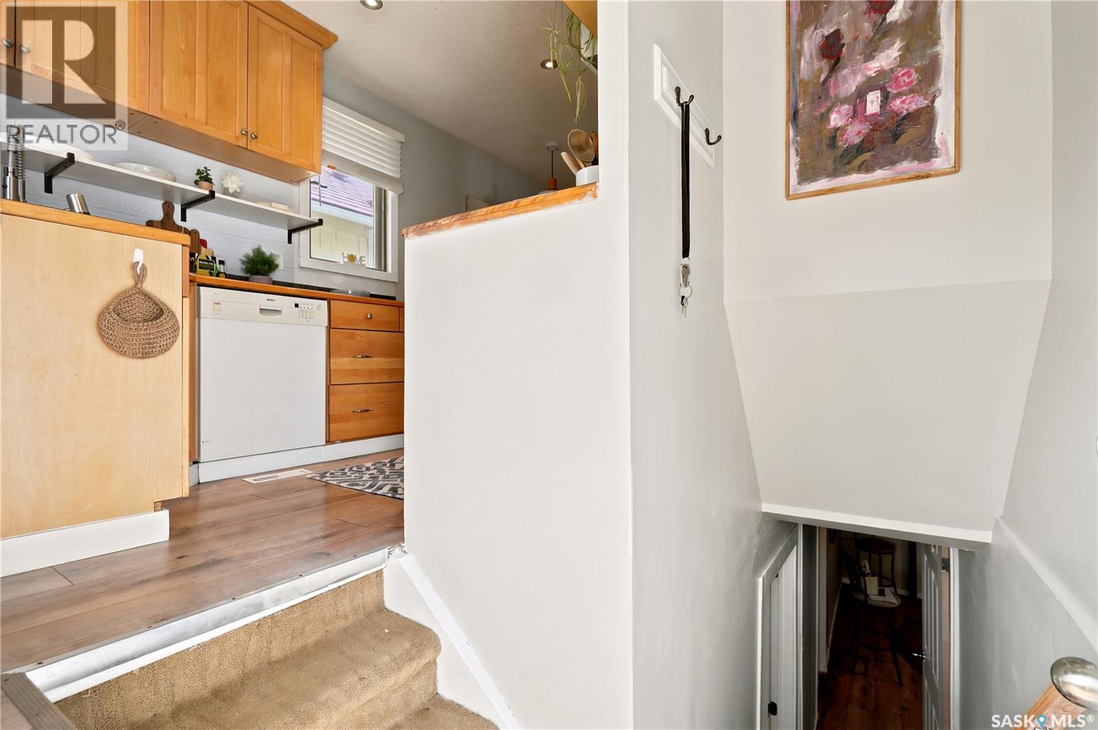 2209 QUEEN STREET - 24