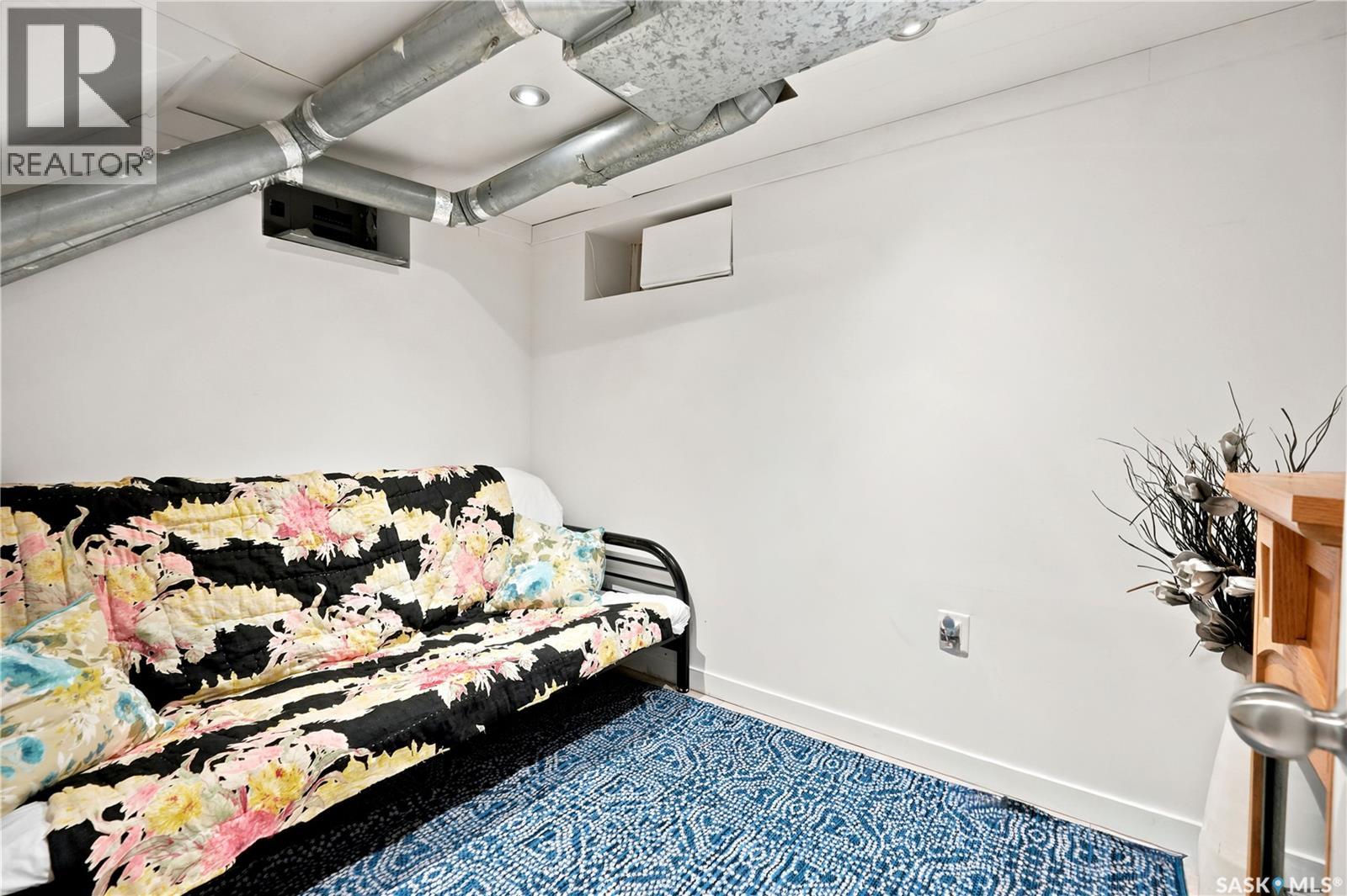 2209 QUEEN STREET - 26