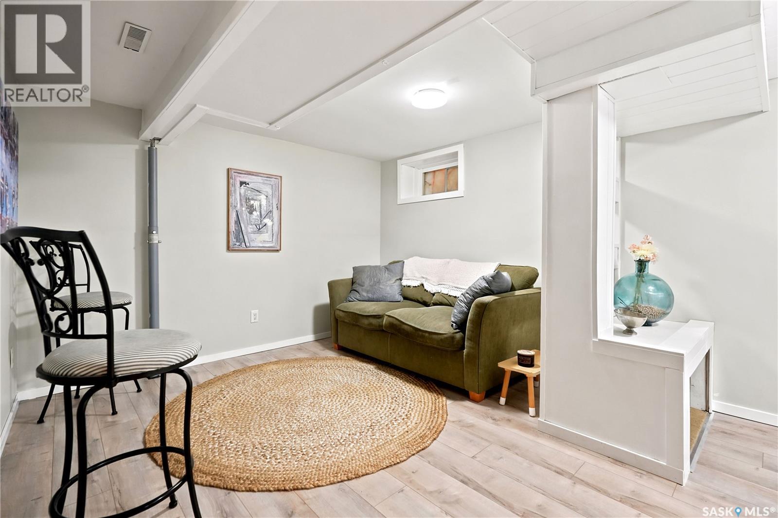 2209 QUEEN STREET - 27
