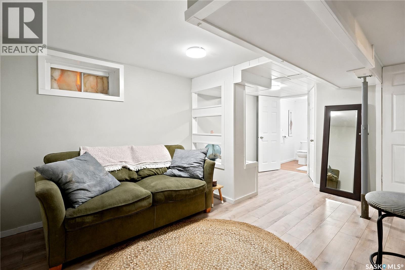 2209 QUEEN STREET - 28