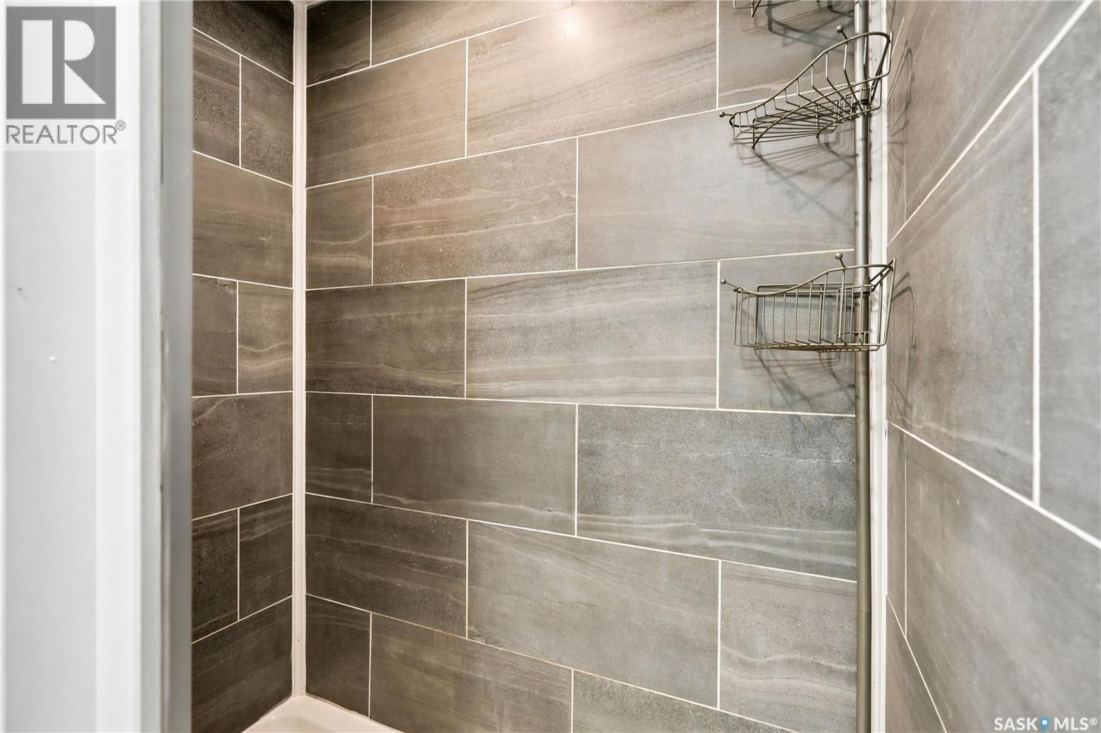 2209 QUEEN STREET - 33