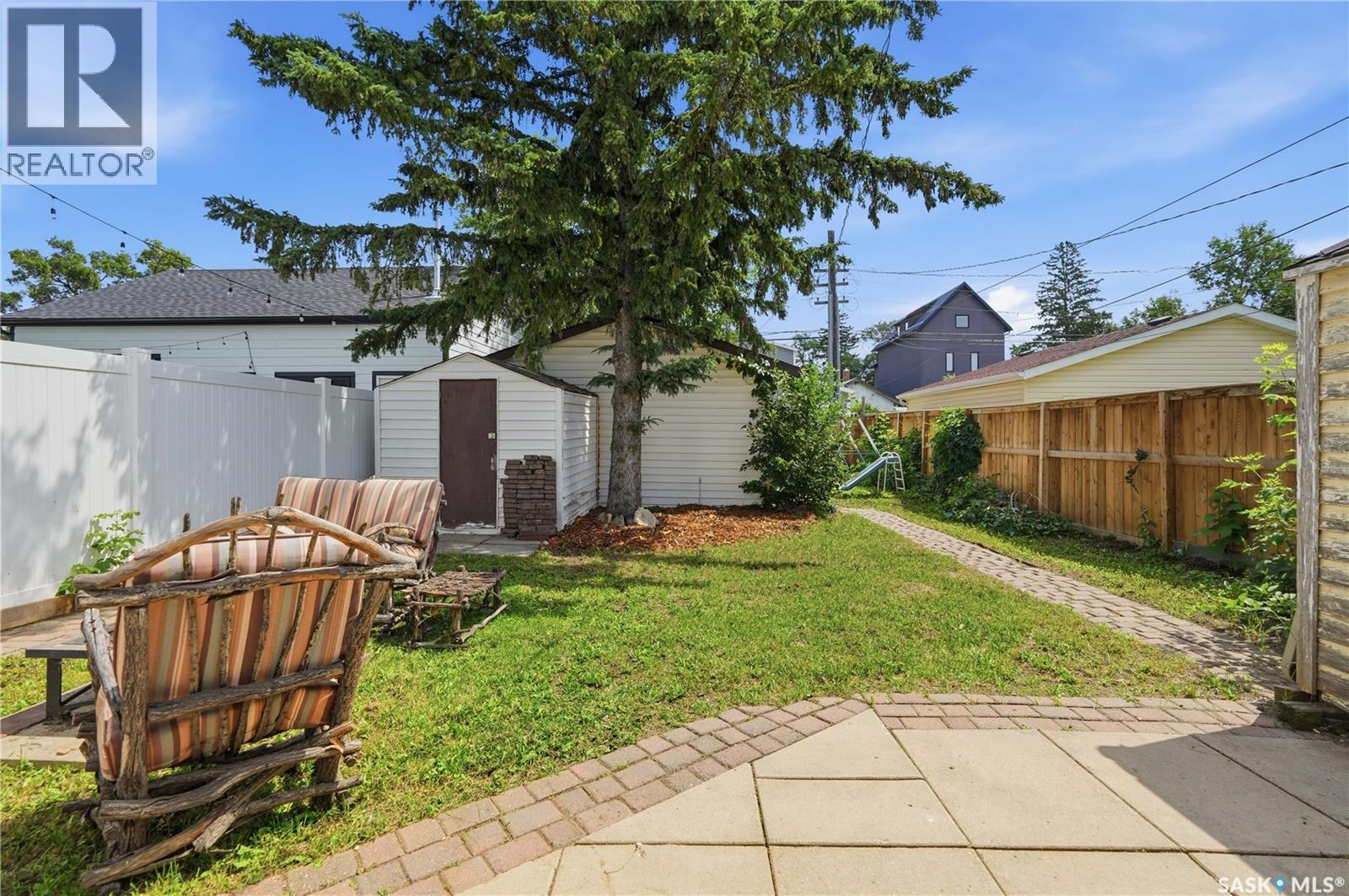 2209 QUEEN STREET - 35