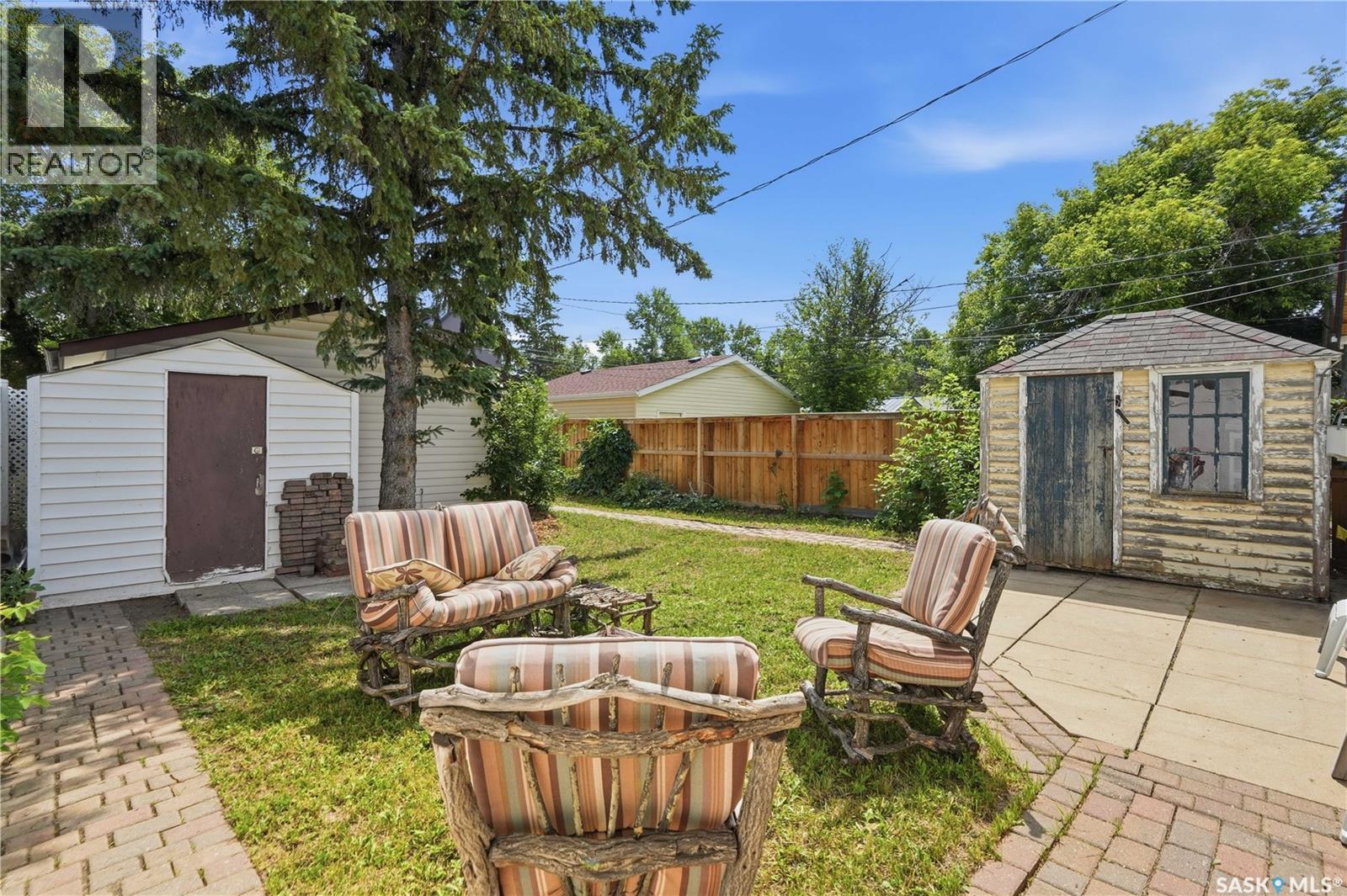 2209 QUEEN STREET - 36