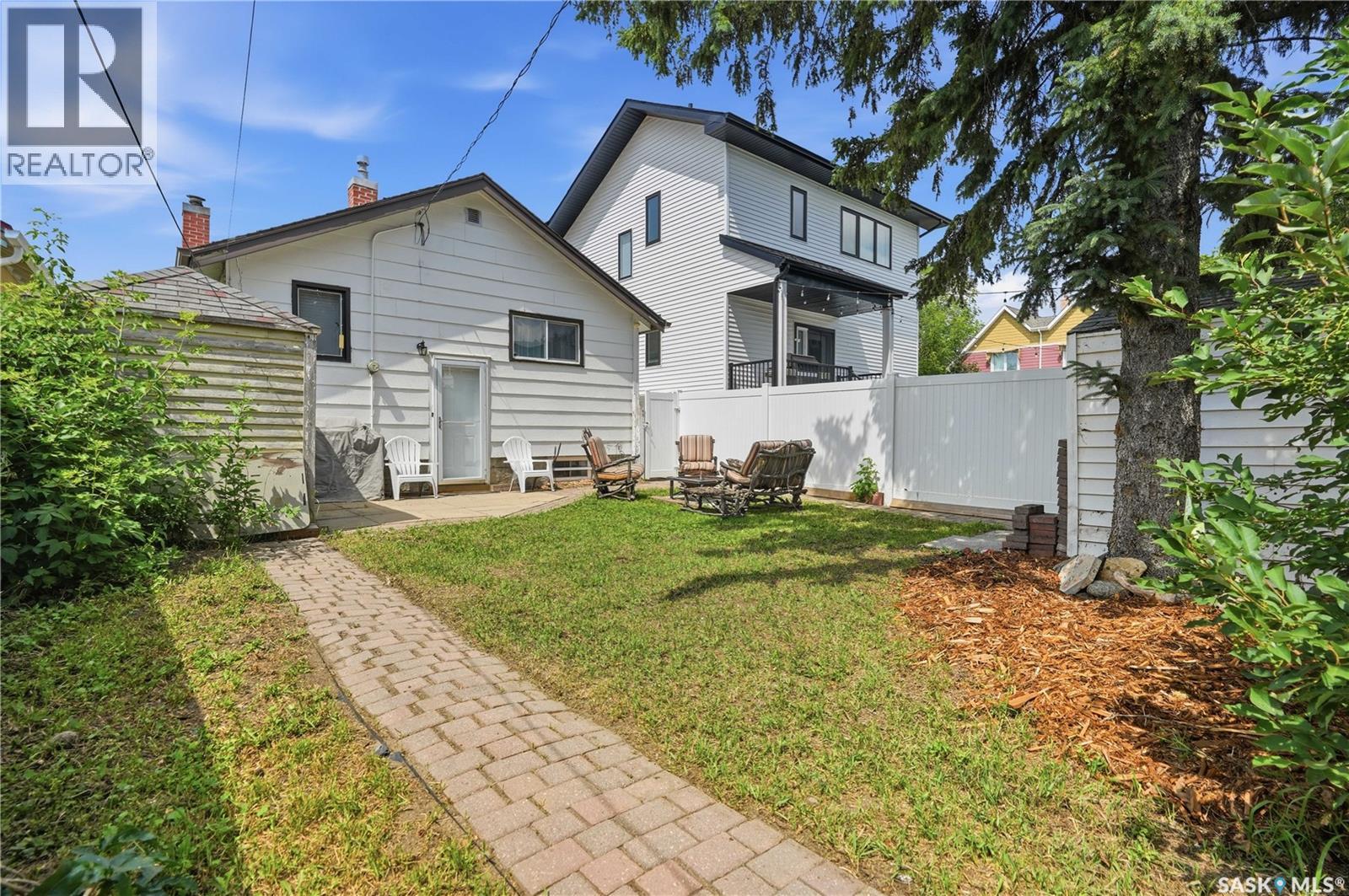2209 QUEEN STREET - 37