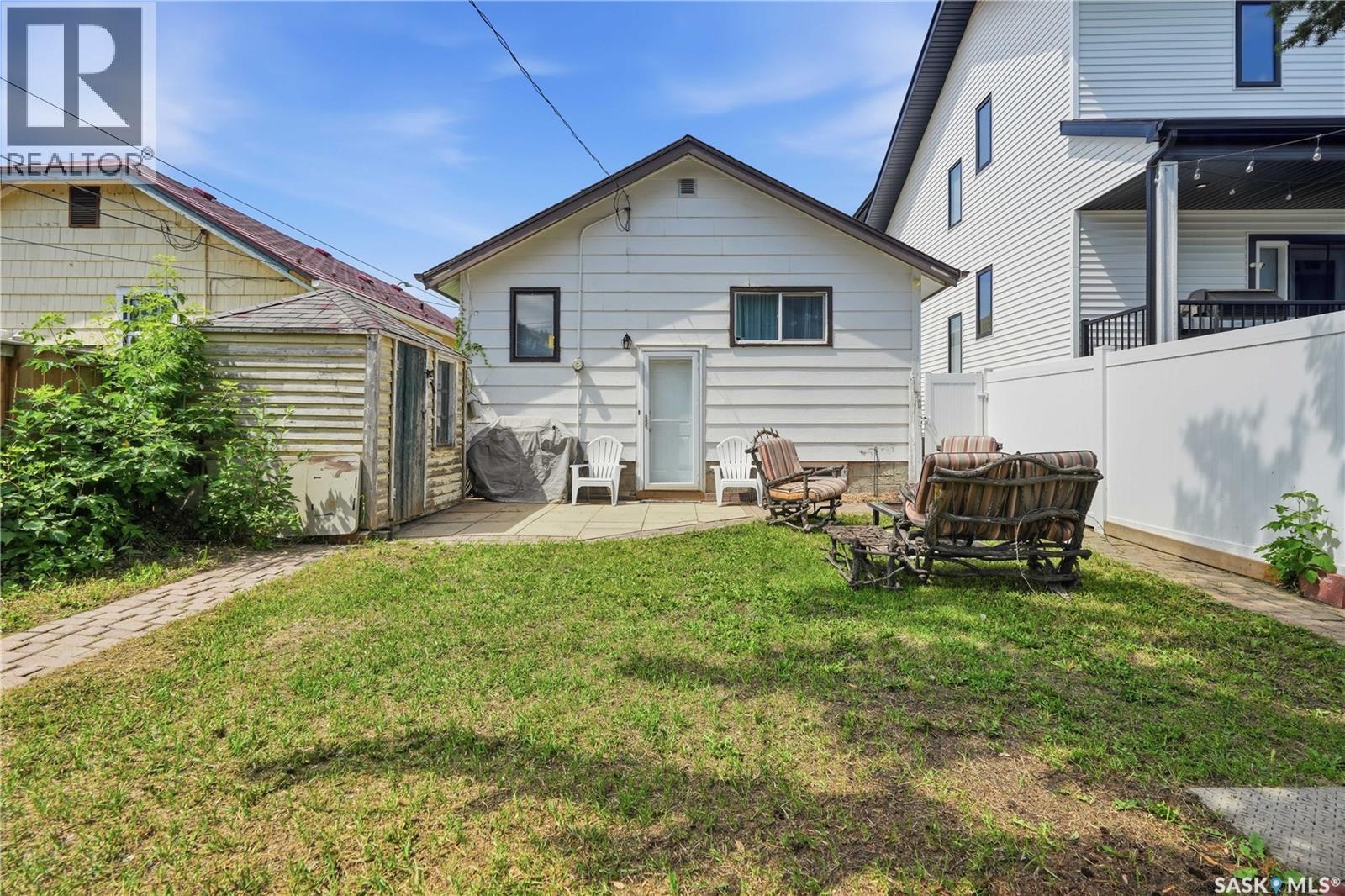 2209 QUEEN STREET - 38