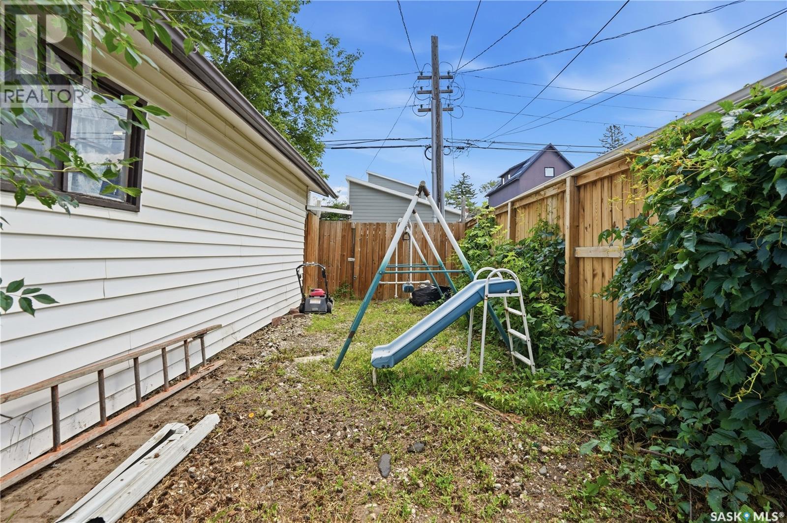 2209 QUEEN STREET - 39