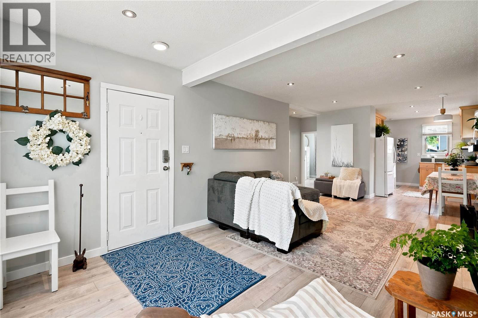 2209 QUEEN STREET - 4