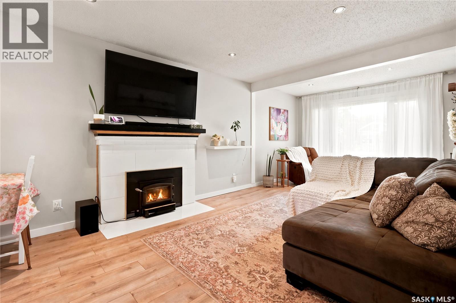 2209 QUEEN STREET - 7