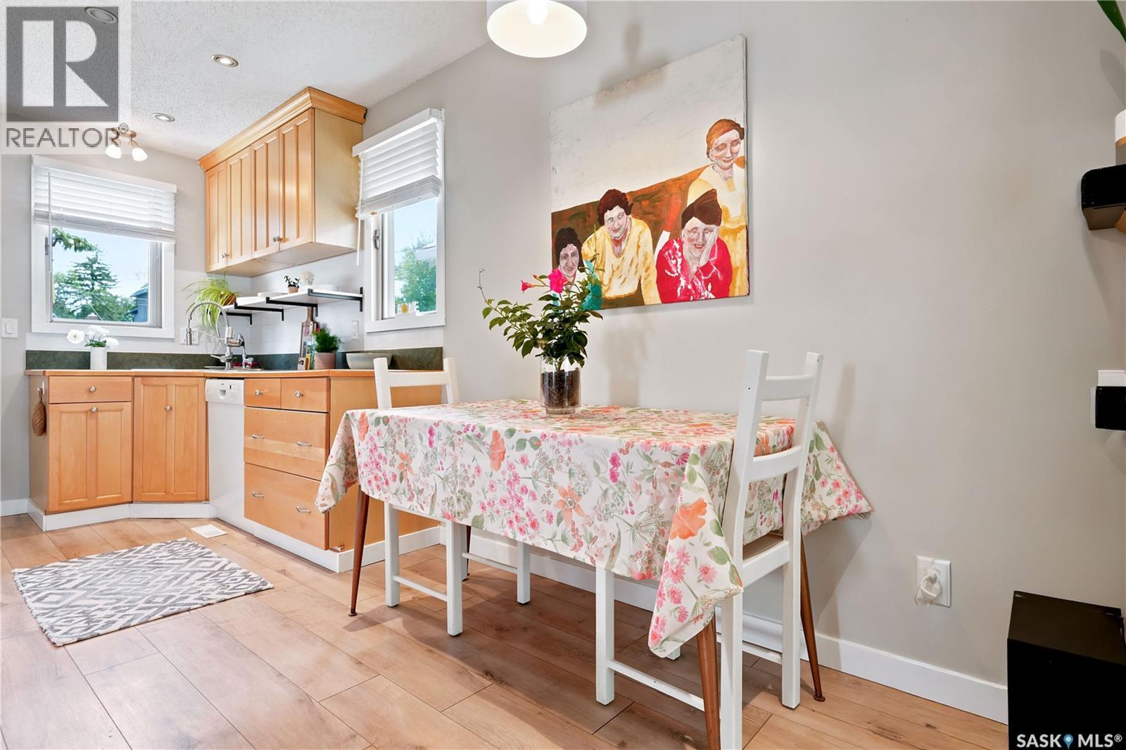 2209 QUEEN STREET - 9