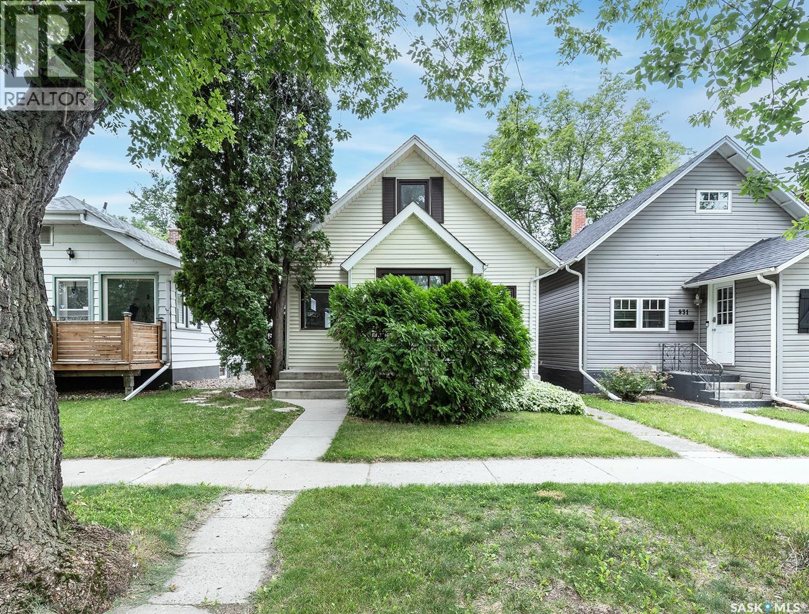 929 9th AVENUE N - 1