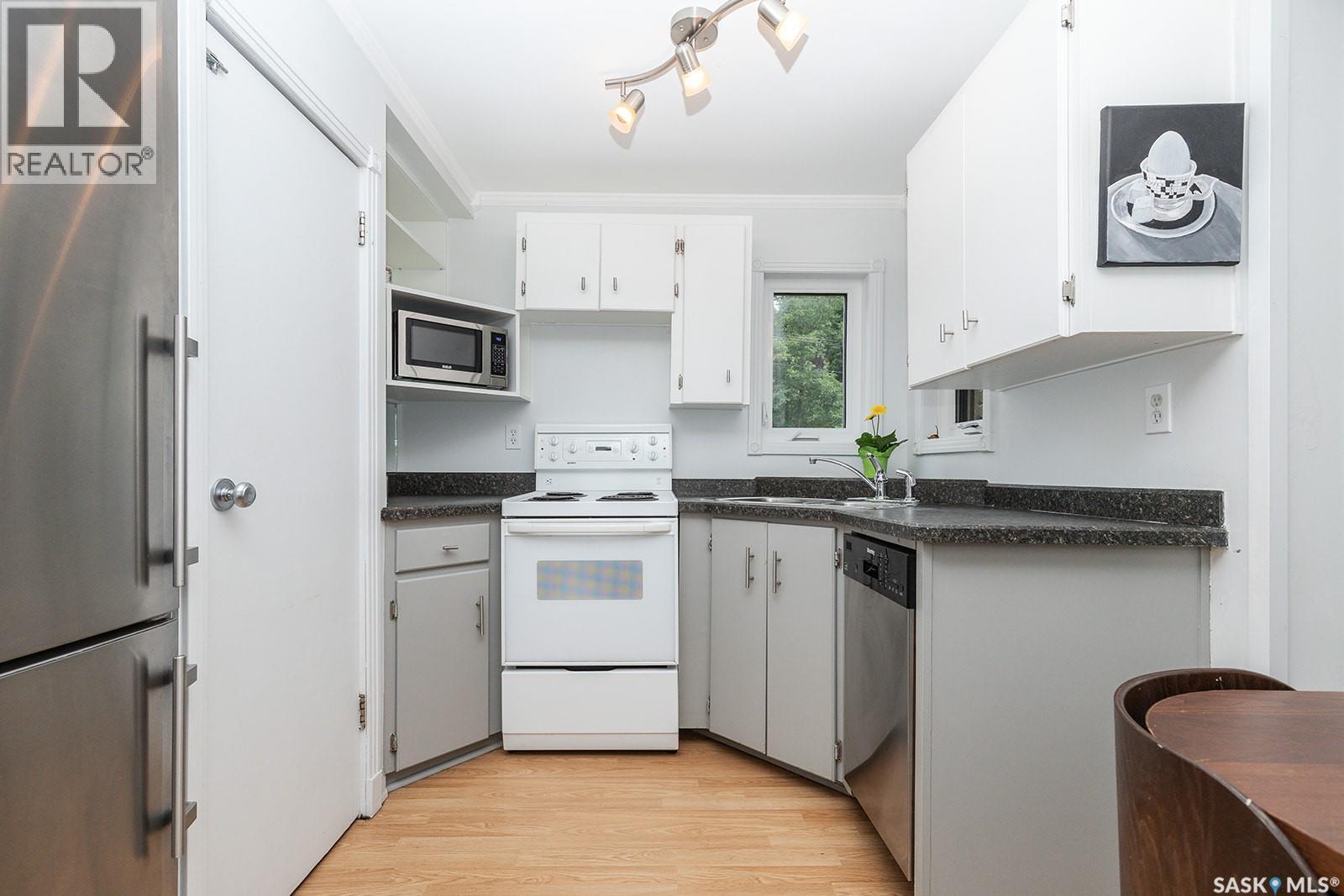 929 9th AVENUE N - 14