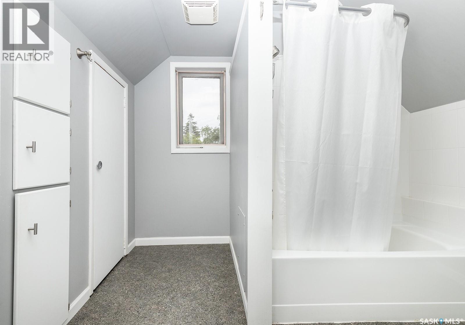 929 9th AVENUE N - 23