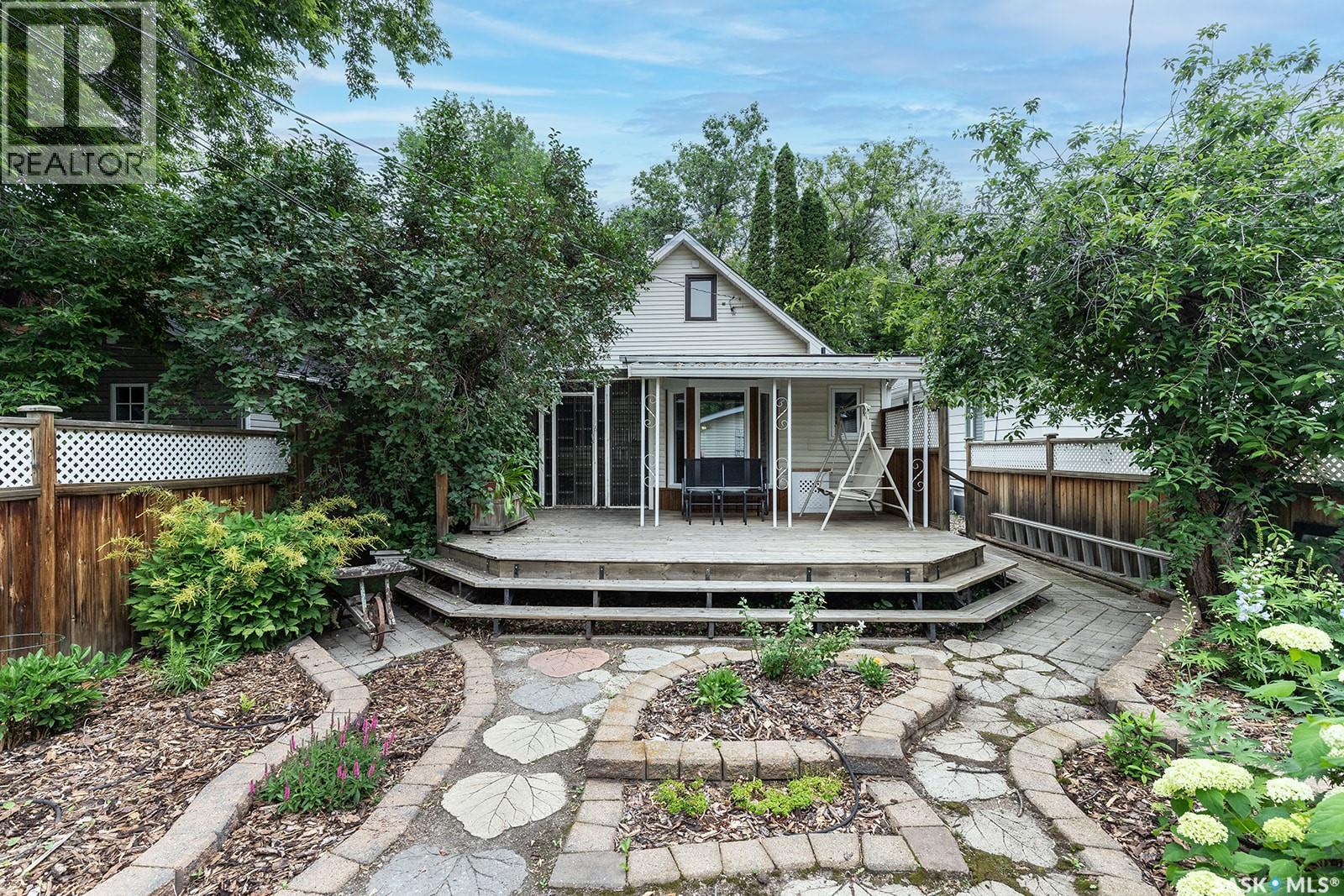929 9th AVENUE N - 38