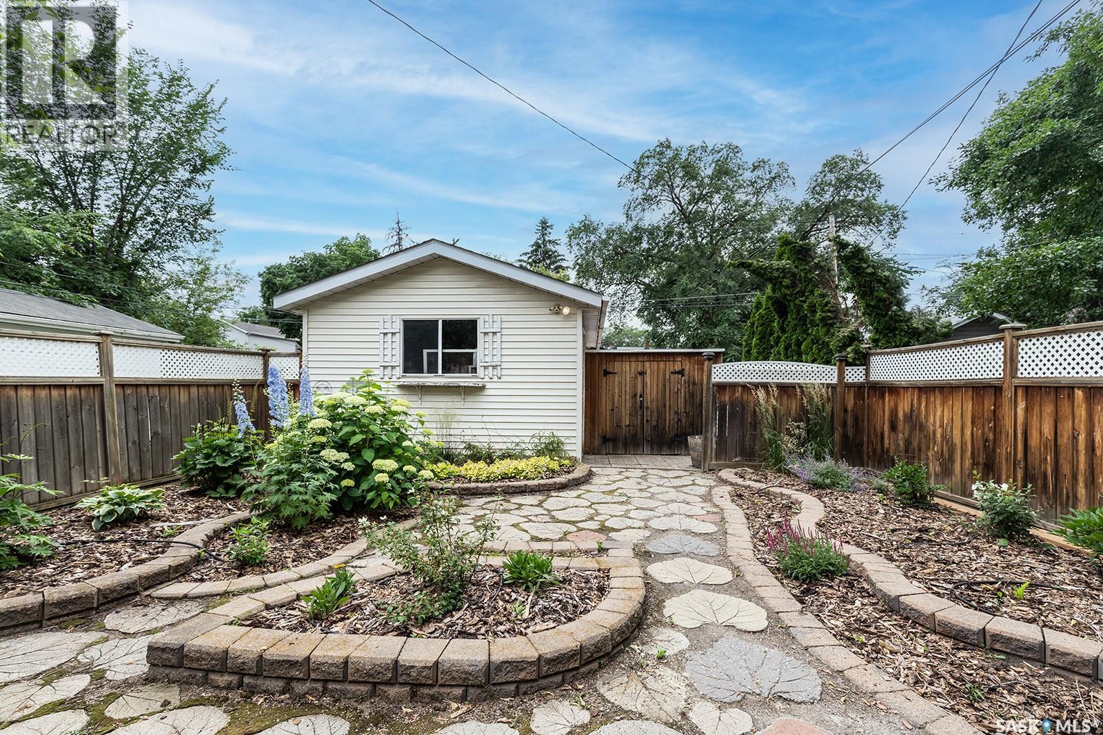 929 9th AVENUE N - 42