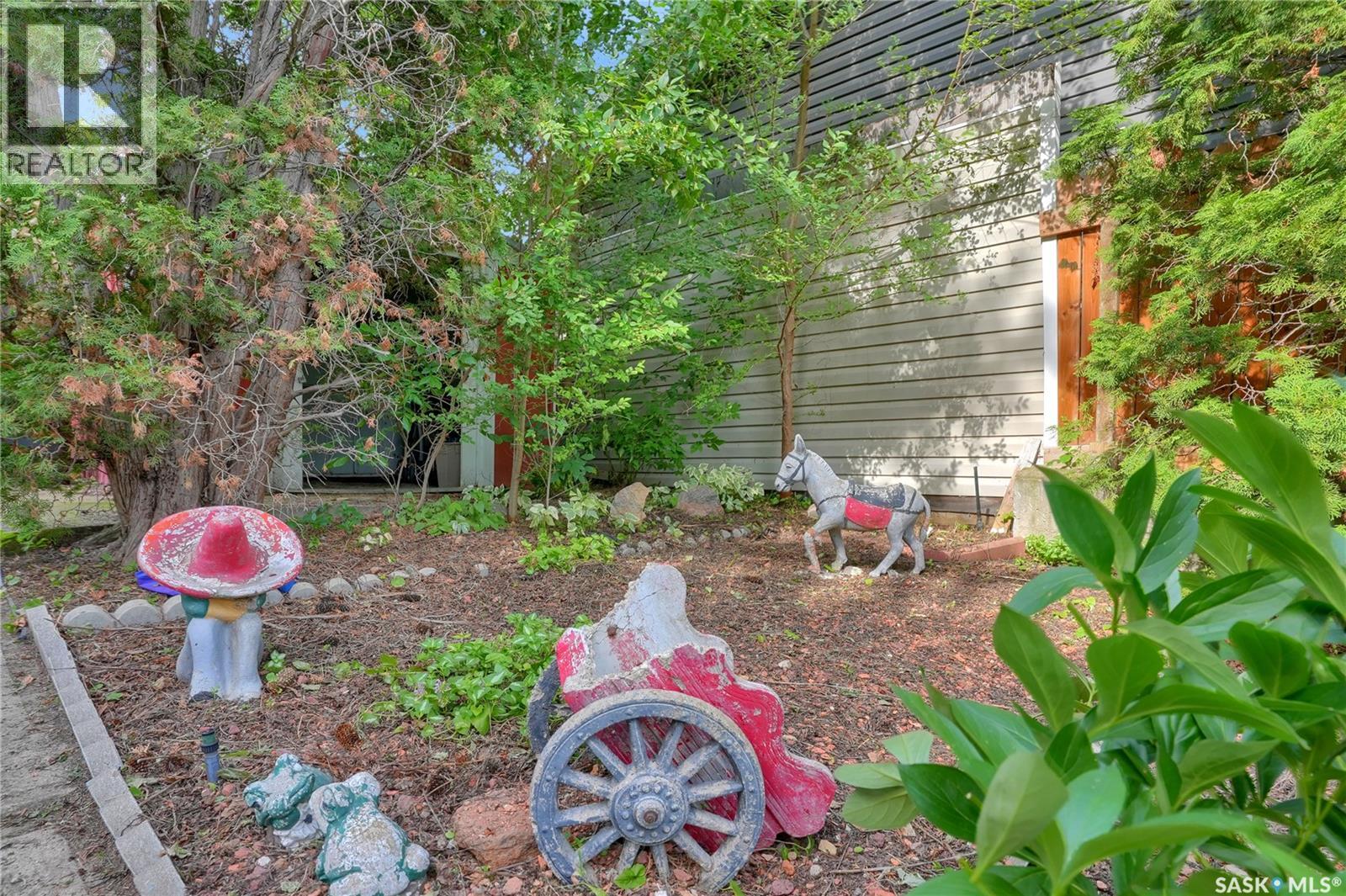 1228 Athabasca STREET W - 41