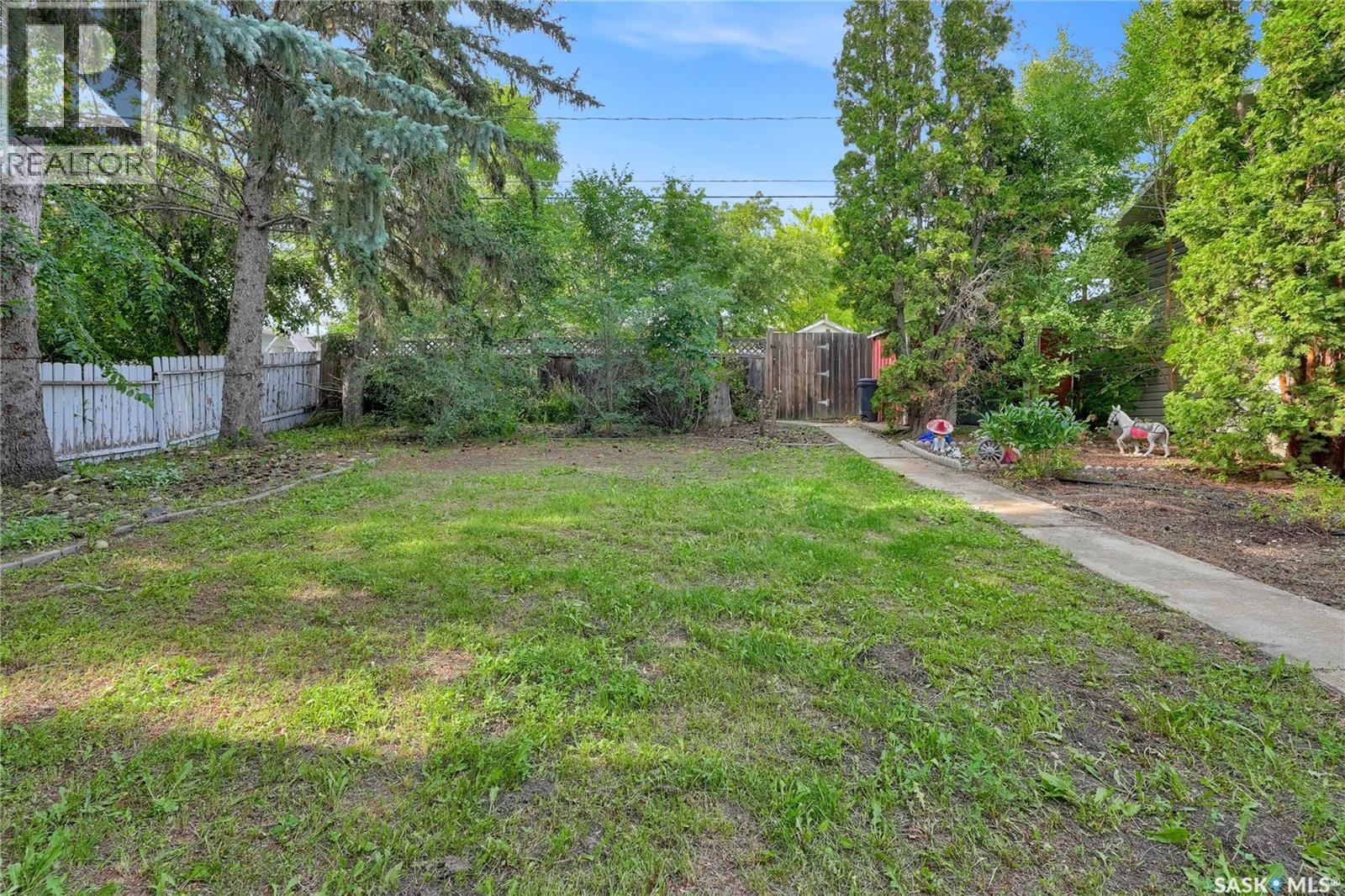 1228 Athabasca STREET W - 42
