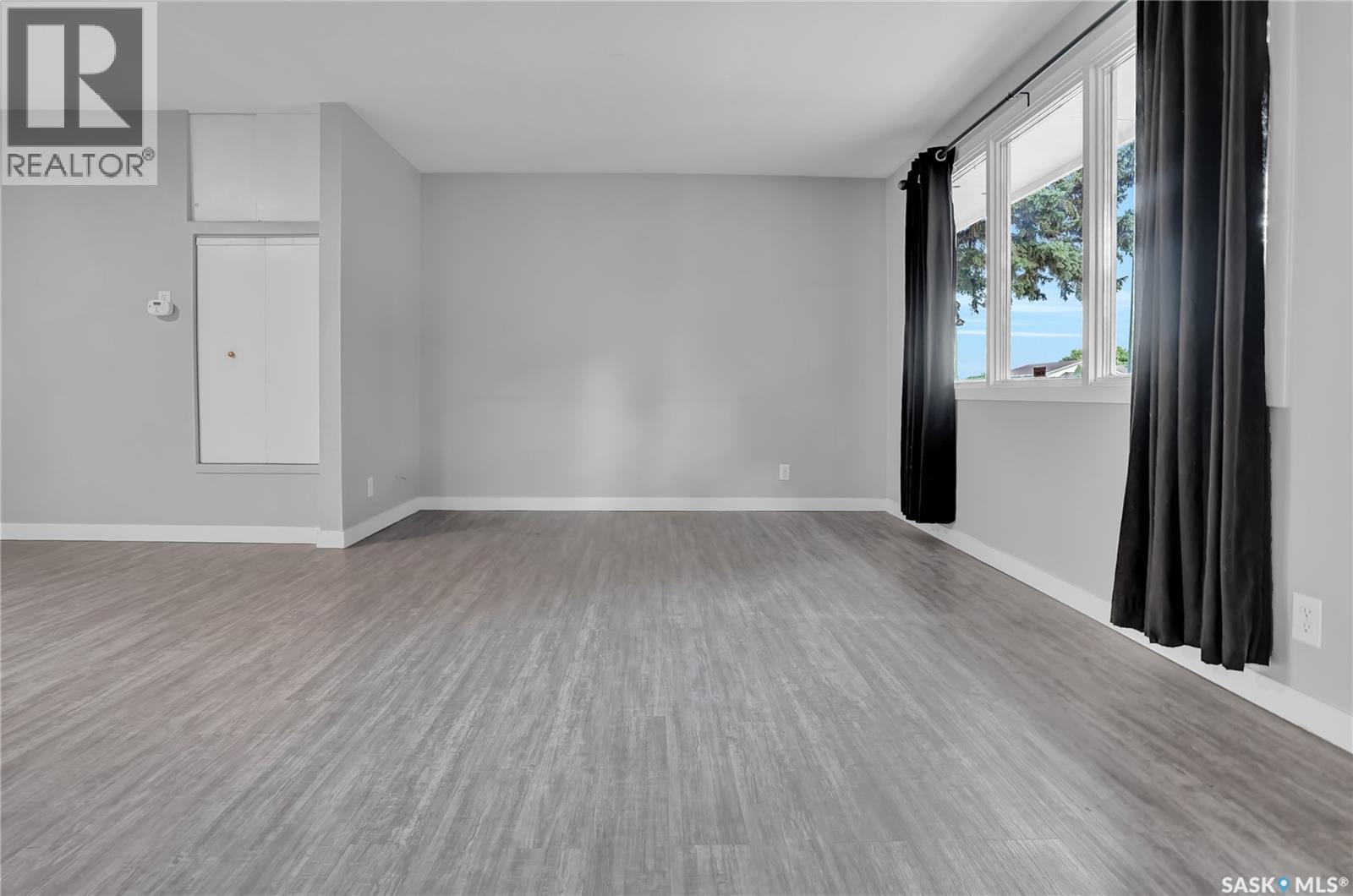 1228 Athabasca STREET W - 7