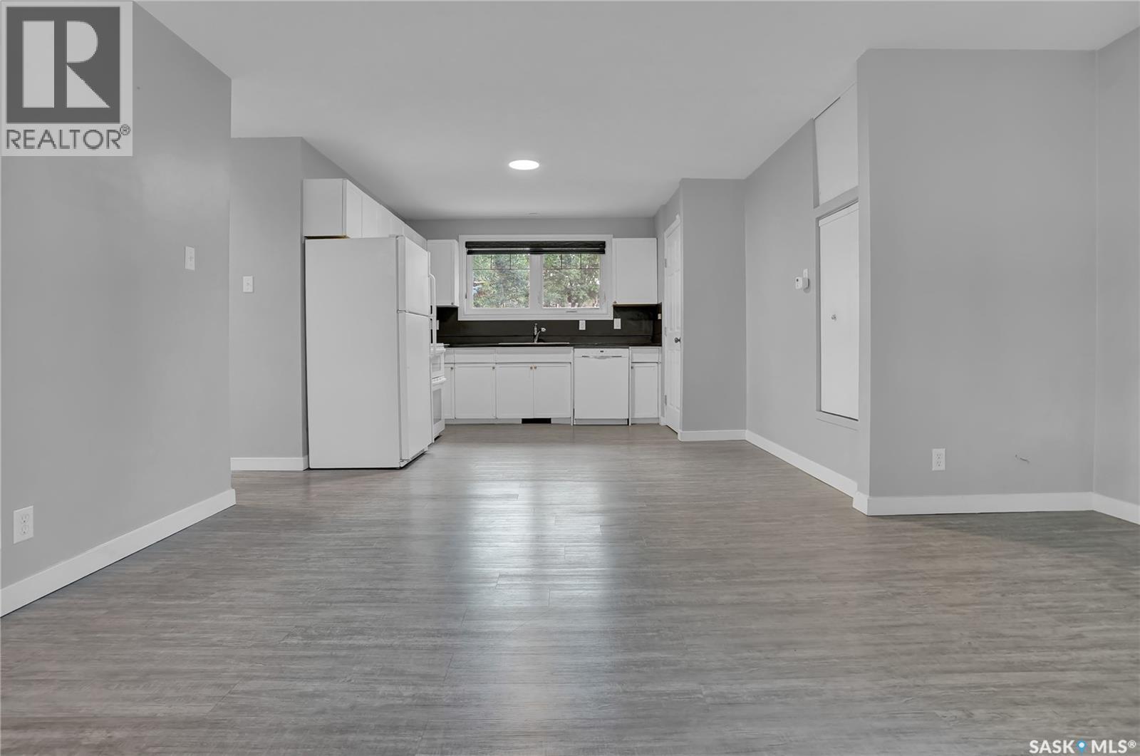 1228 Athabasca STREET W - 8