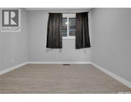 1228 Athabasca Street W, Moose Jaw, SK S6H6C6 Photo 18