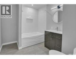 1228 Athabasca Street W, Moose Jaw, SK S6H6C6 Photo 20