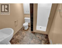1228 Athabasca Street W, Moose Jaw, SK S6H6C6 Photo 32