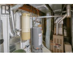 1228 Athabasca Street W, Moose Jaw, SK S6H6C6 Photo 34