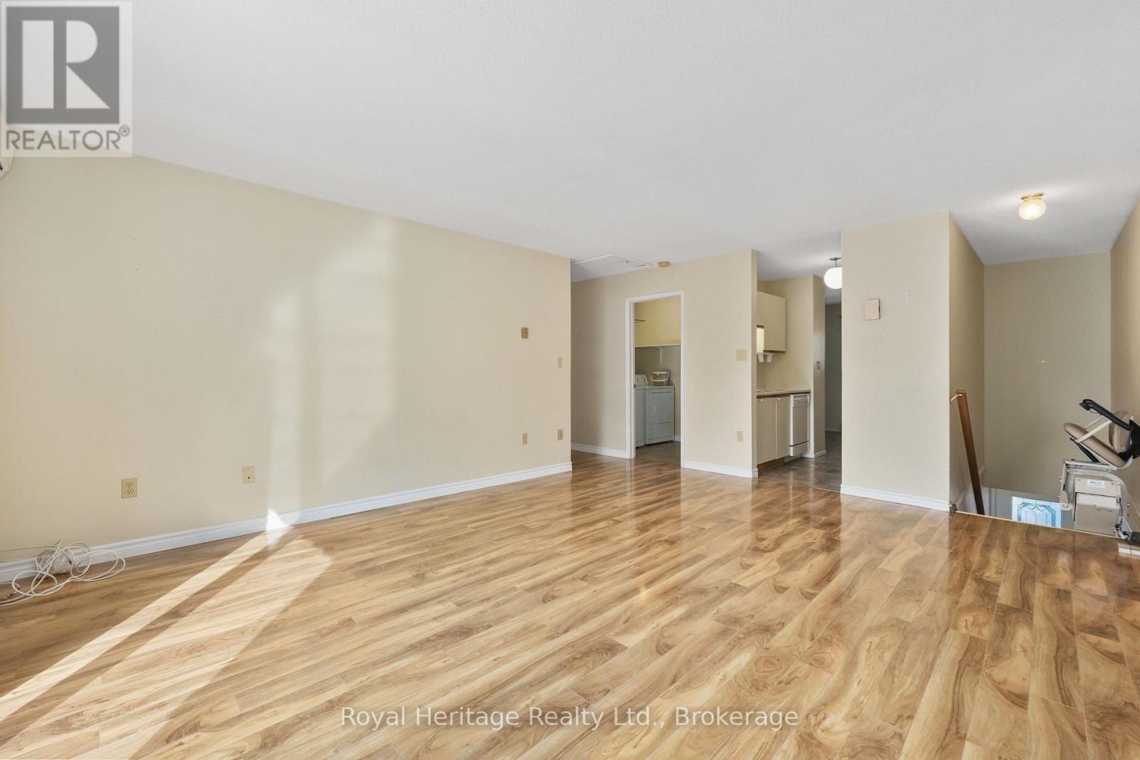 #4 97 DUNDAS STREET - 8