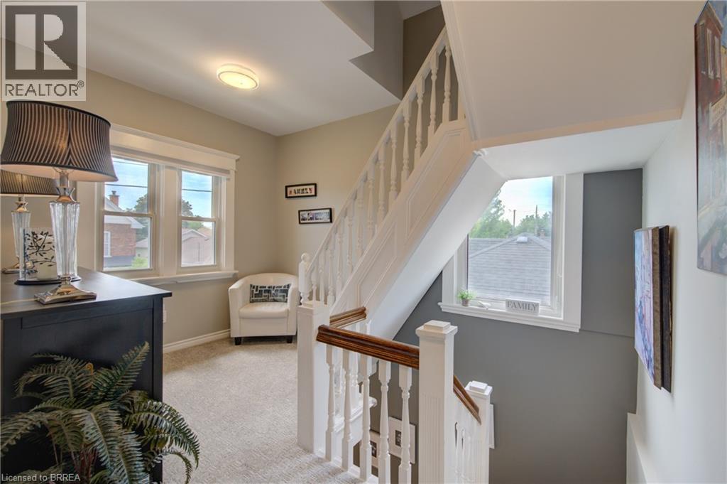 106 SYDENHAM Street - 22