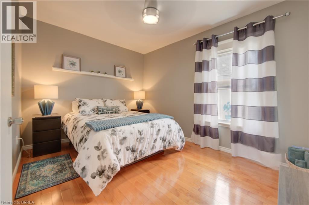 106 SYDENHAM Street - 25