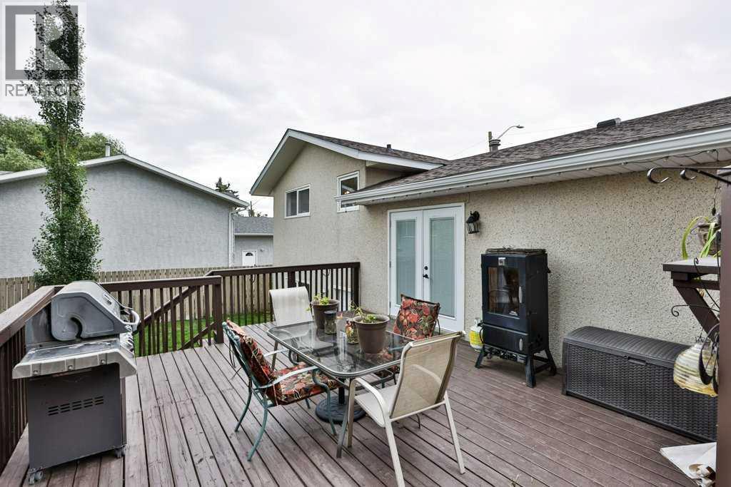 5217 38 Avenue - 32