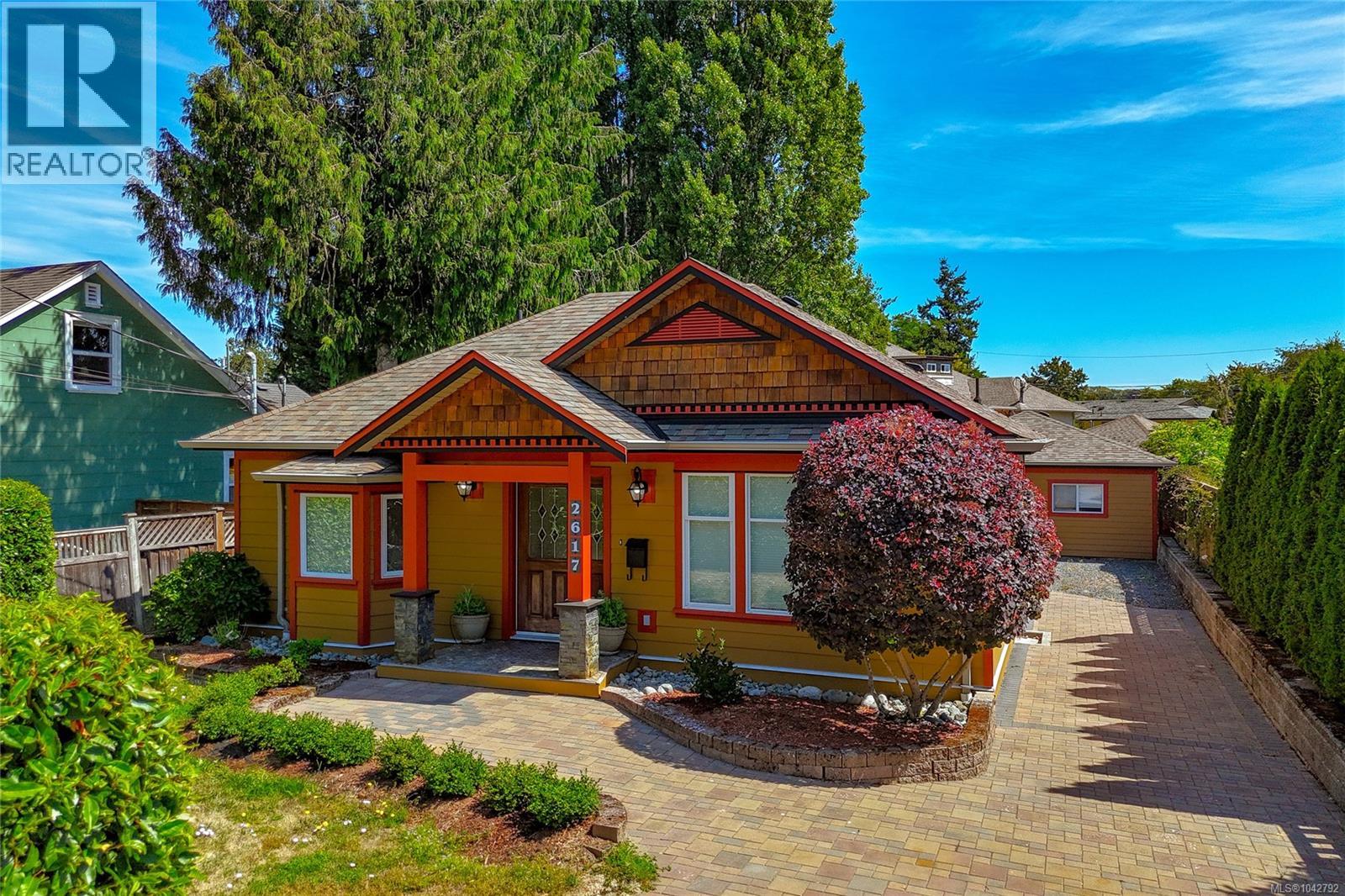 2617 Doncaster Dr - 1