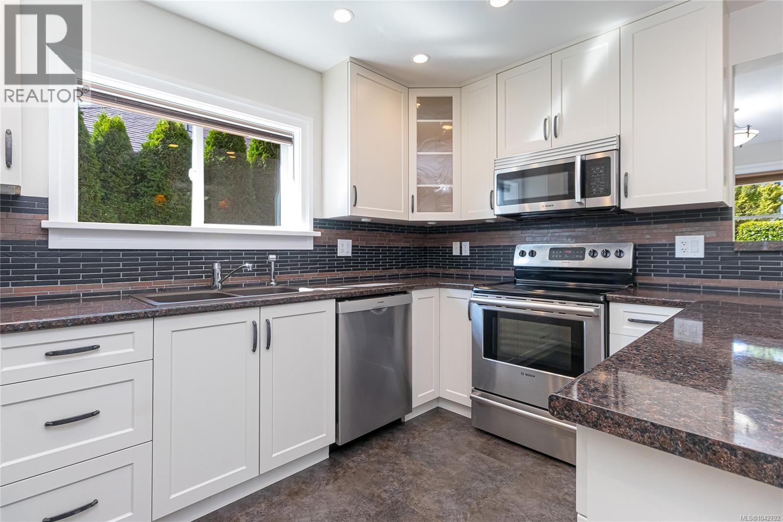 2617 Doncaster Dr - 14