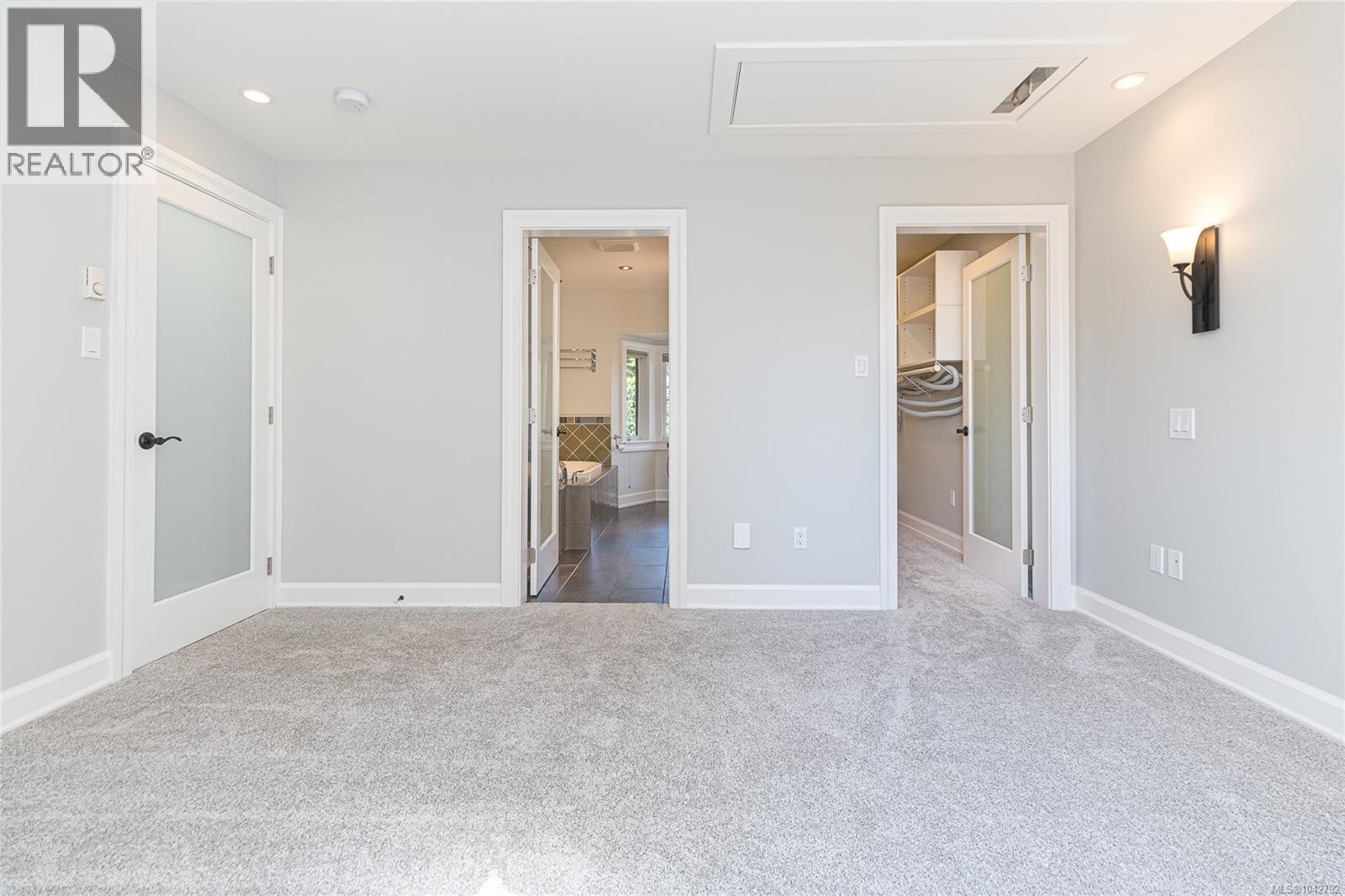 2617 Doncaster Dr - 21