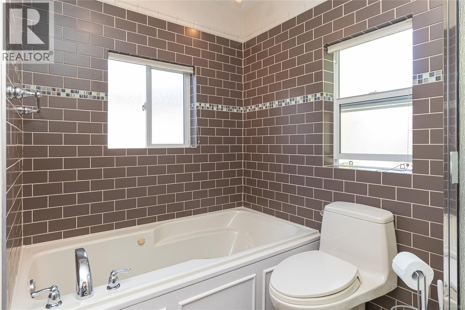 2617 Doncaster Dr - 44