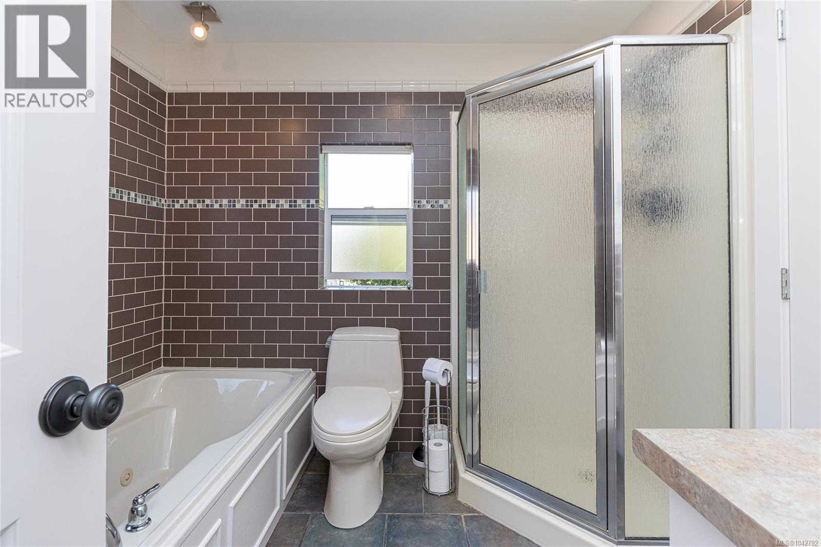 2617 Doncaster Dr - 43