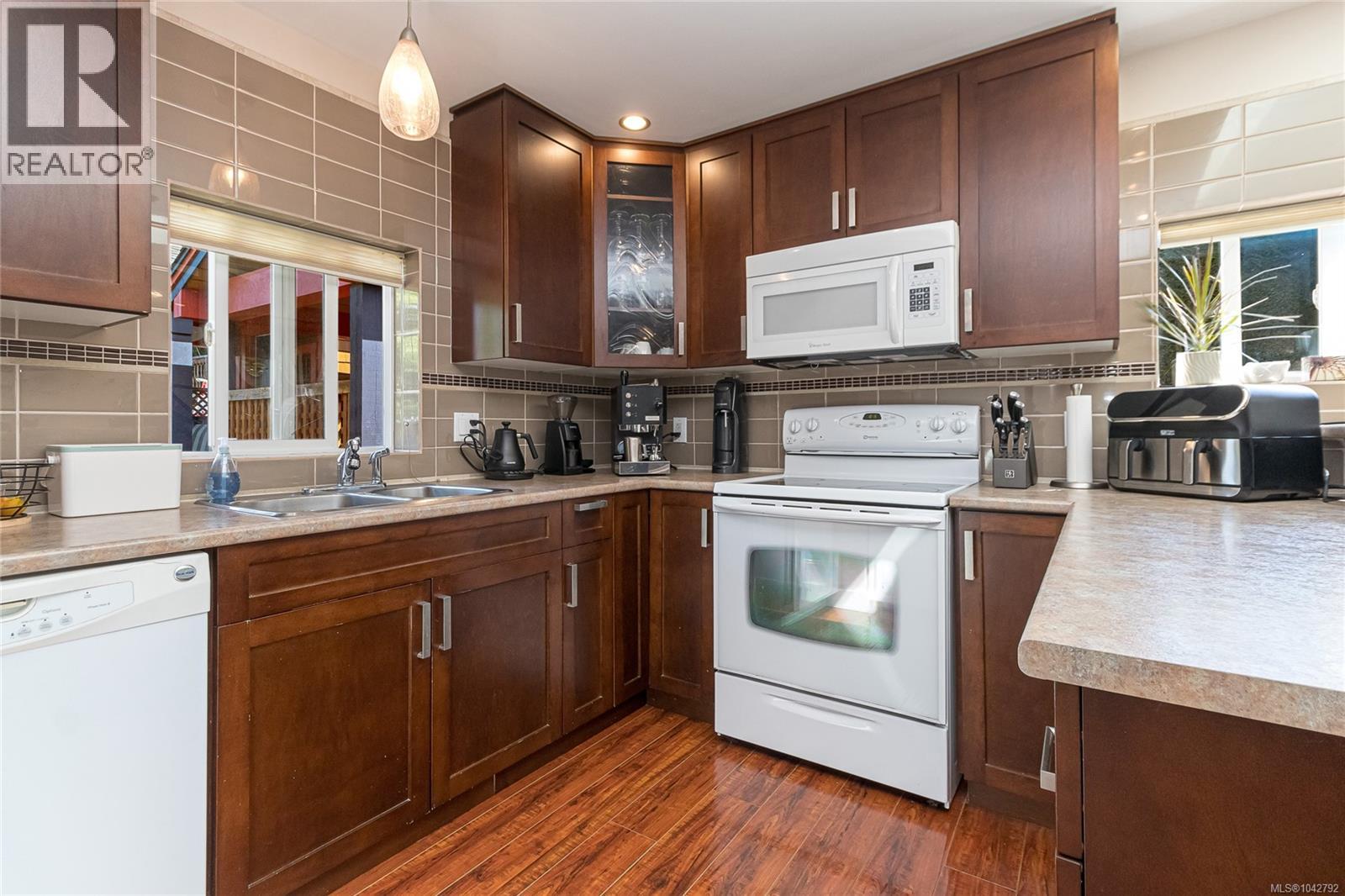 2617 Doncaster Dr - 39