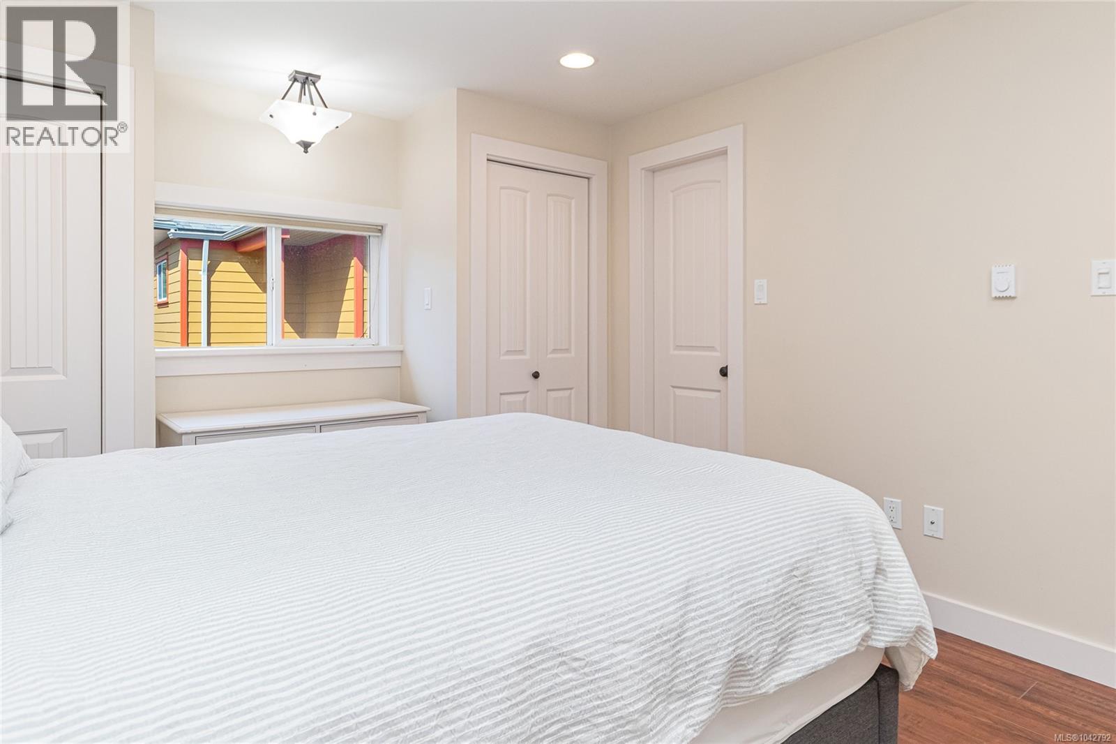 2617 Doncaster Dr - 42