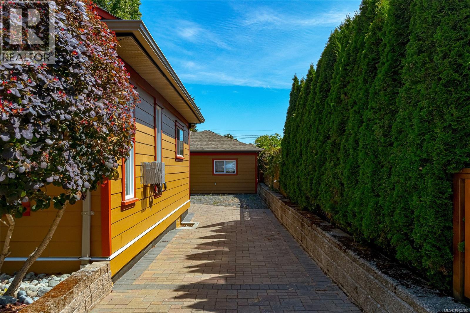 2617 Doncaster Dr - 51