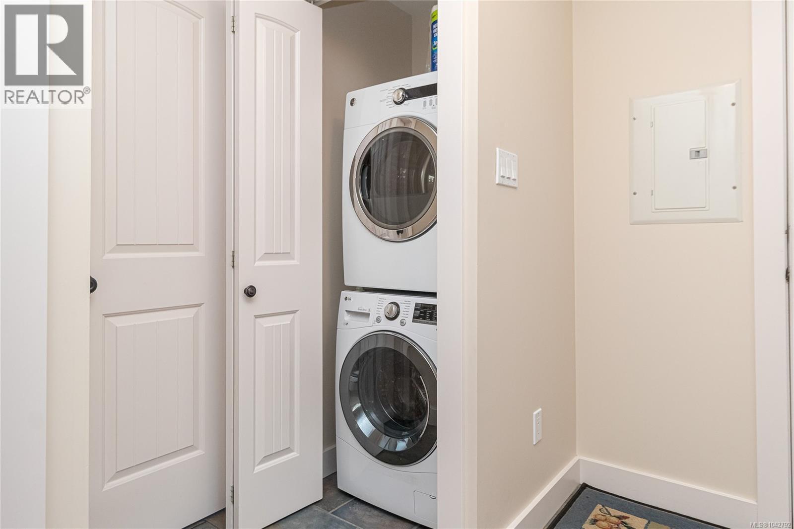 2617 Doncaster Dr - 45