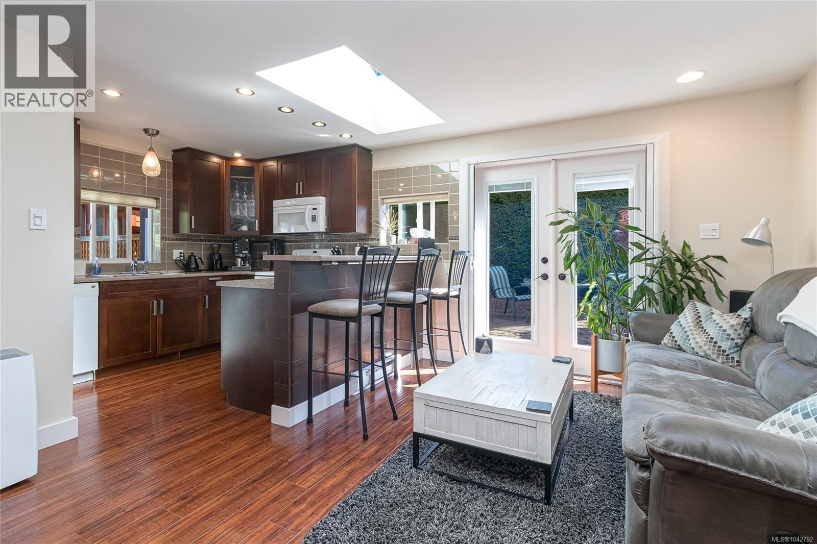 2617 Doncaster Dr - 36