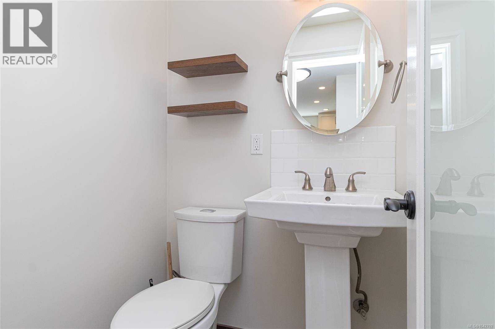 2617 Doncaster Dr - 27
