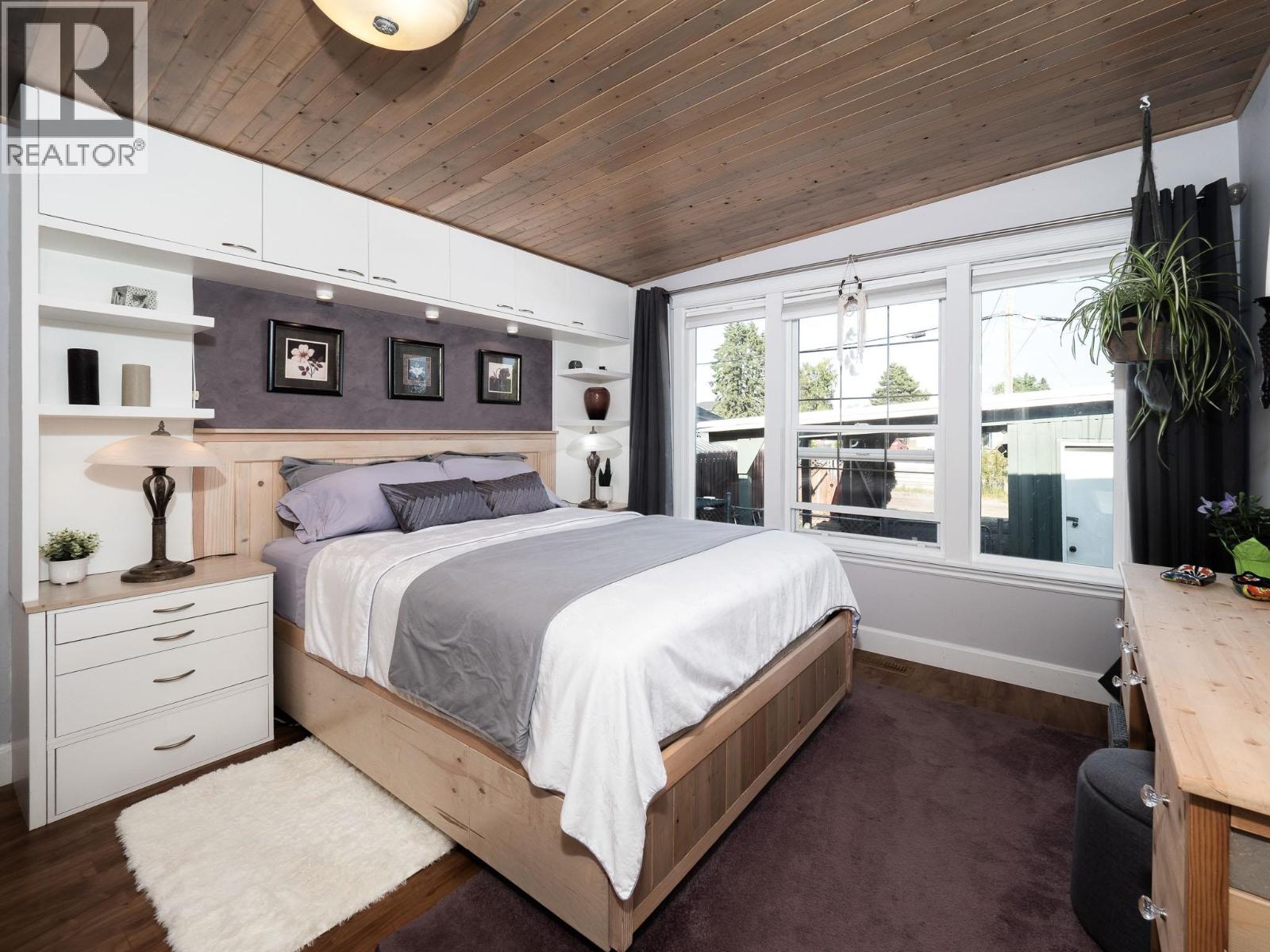Photo 14 of 40 — 1094 IRWIN STREET · Prince George, BC