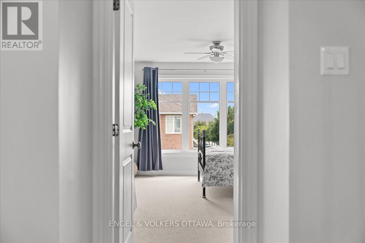 Condos for Sale in Ottawa – 520 ROCHEFORT CIRCLE, Ottawa – By Peter Sagos - Image 18
