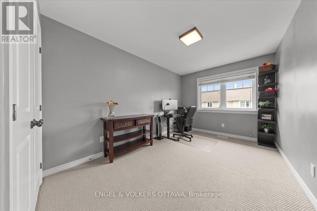 Condos for Sale in Ottawa – 520 ROCHEFORT CIRCLE, Ottawa – By Peter Sagos - Image 25